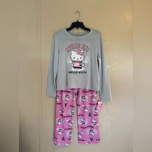 NWT Hello Kitty Apres Ski pajama set size S